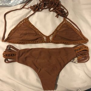 Acacia Bikini set (Andy Top and Pukini Bottoms)